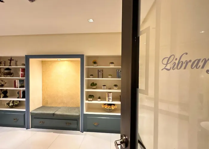 Adahkumaya Luxury Aparthotel Manila